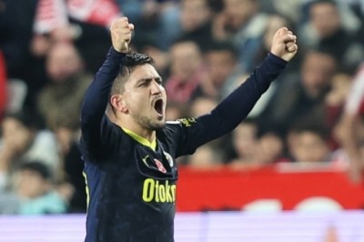 Fenerbahçe, Antalya'da 2 golle kazandı!