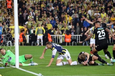 Yazarlardan Fenerbahçe değerlendirmesi