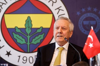 Aziz Yıldırım Dünya yıldızıyla beraber geliyor