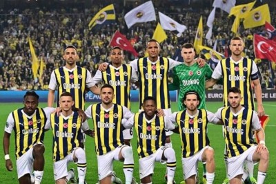 Fenerbahçe'de 5 futbolcu kalıp kalmak hakkında  karararını verdi yönetime ilettiler ..