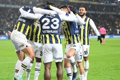 Fenerbahçe'de 9 isim ile yollar ayrılıyor