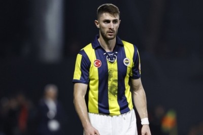 İsmail Yüksek'e Fransa'dan kanca