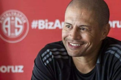 Alex de Souza bombayı patlattı! Fenerbahçeli 2 futbolcuyu transfer ediyor