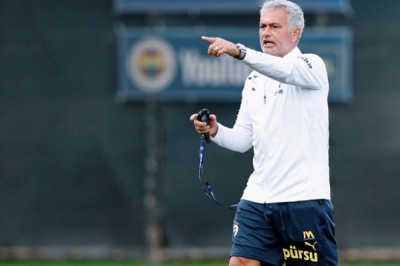 Mourinho işin içinden çıkamadı! 4 futbolcu aklını karıştırıyor