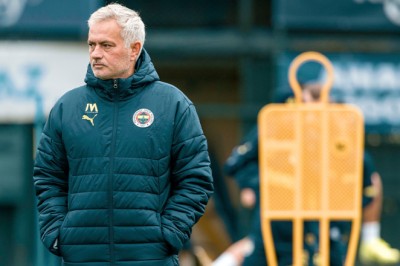 Jose Mourinho'yu sıkıntıya sokacak gelişme! Fenerbahçe'de 13 oyuncu...