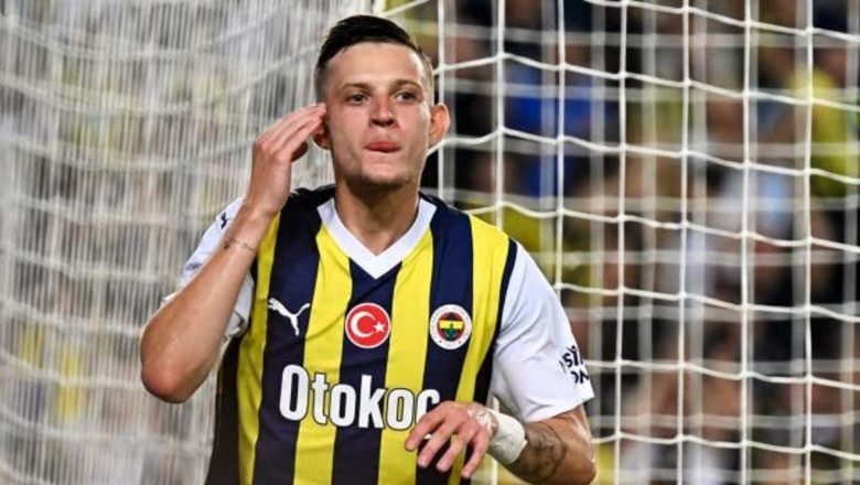 Fenerbahçe, Sebastian Szymanski'nin Sözleşmesini Revize Etmeye Hazırlanıyor