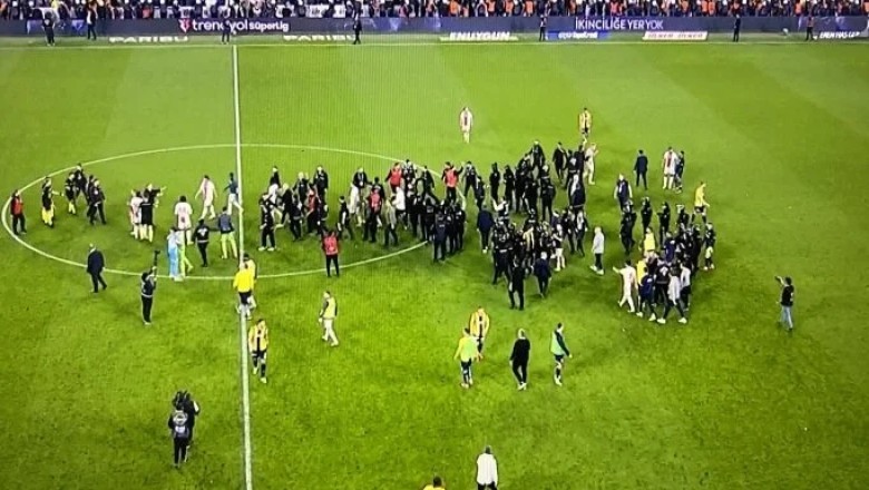 Kadıköy'de maç sonu tartışma!