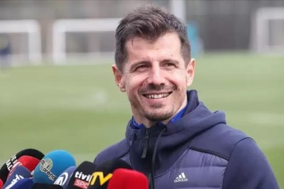 Emre Belözoğlu, yıldız futbolcu ile görüştü! "Ona Fenerbahçe'ye git dedim"